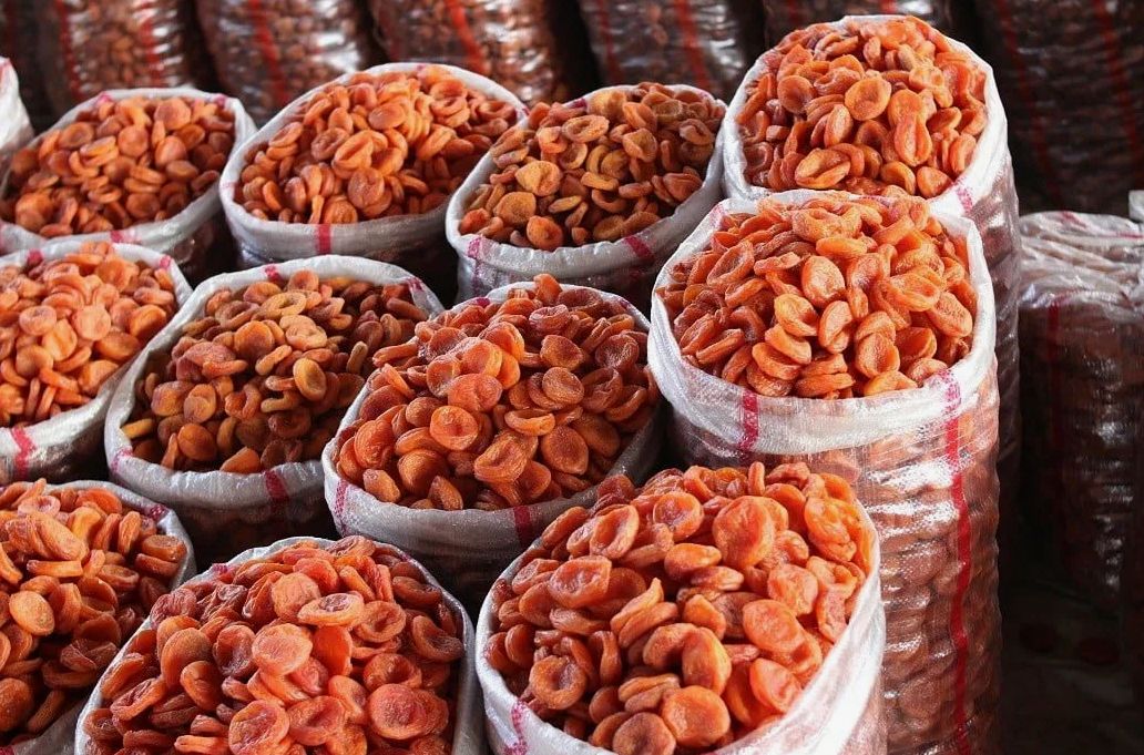 Как не купить фальшивые сухофрукты: три главные признаки