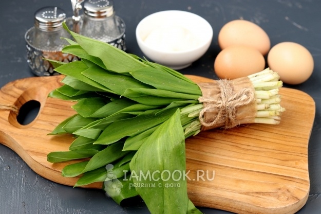 Почему вам стоит добавить черемшу в весенний салат