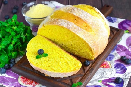 Кукурузный хлеб с яблоками