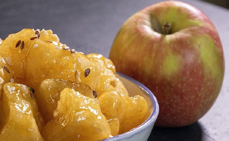 Как сделать яблоки в карамели: волшебный рецепт для домашнего десерта