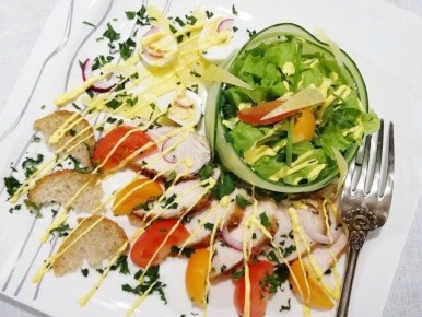 Эстетика и вкус: как подать куриный цезарь с изюминкой