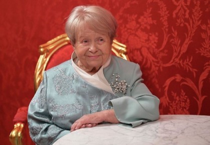 Музыка в сердце: Как Александра Пахмутова продолжает творить в 96 лет после потери мужа