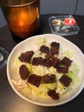 Цезарь по-новому: ваш идеальный салат на любой случай