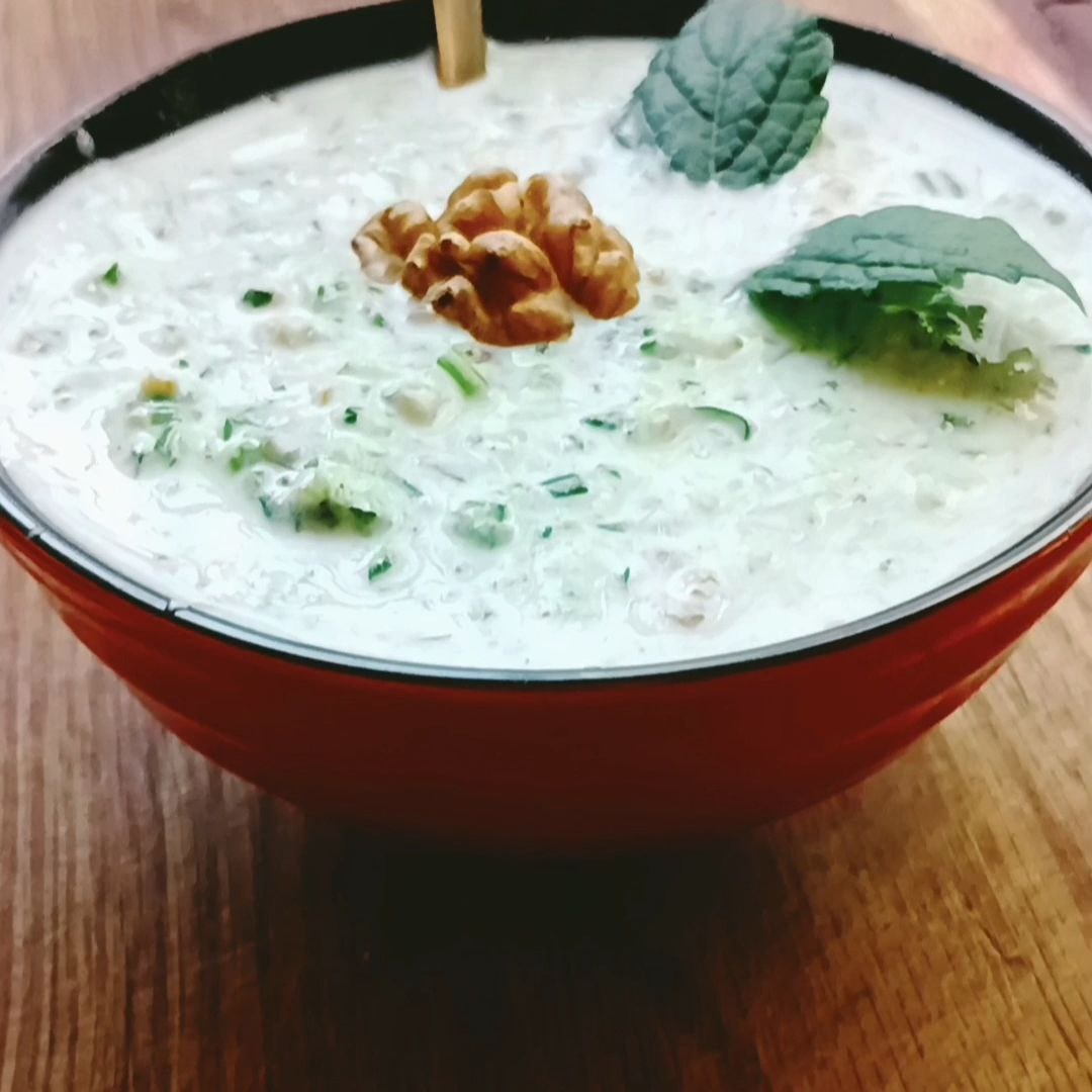 3 освежающих супа на лето с огурцами, которые стоит попробовать