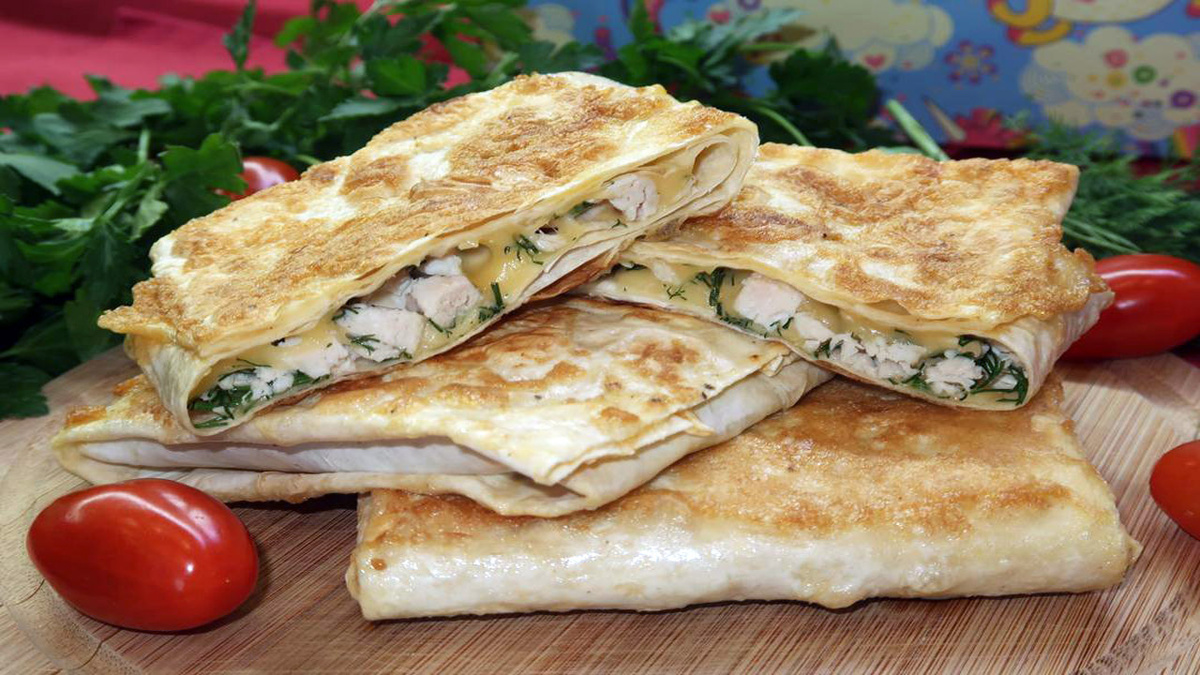 Лаваш с курицей и сыром: простой и вкусный рецепт