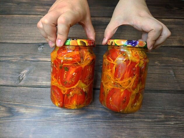 Непревзойденные рецепты с помидорами: салат и маринованные деликатесы на зиму