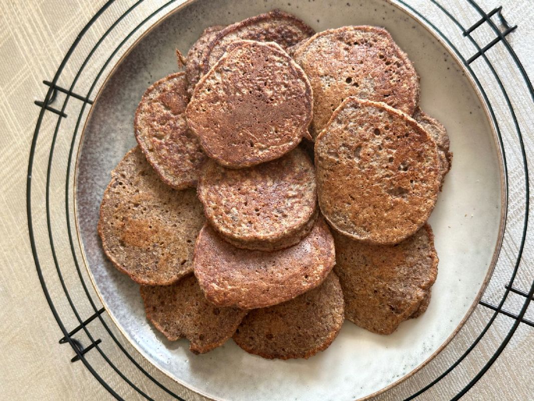 Нежные оладушки из куриных сердечек: оригинальный взгляд на привычное блюдо