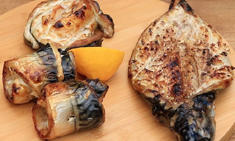 Секреты вкусной скумбрии на углях: почему это лучше шашлыка