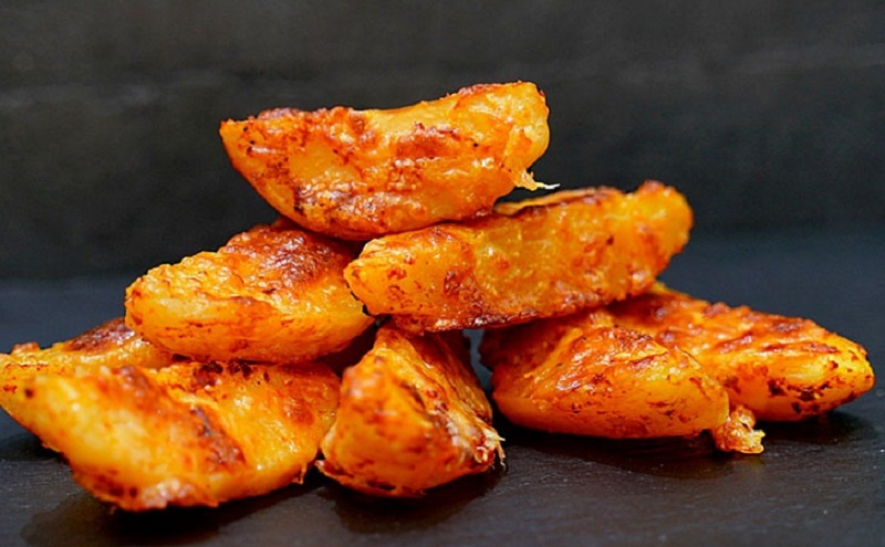 Картошка в духовке: простое и вкусное блюдо для каждого стола