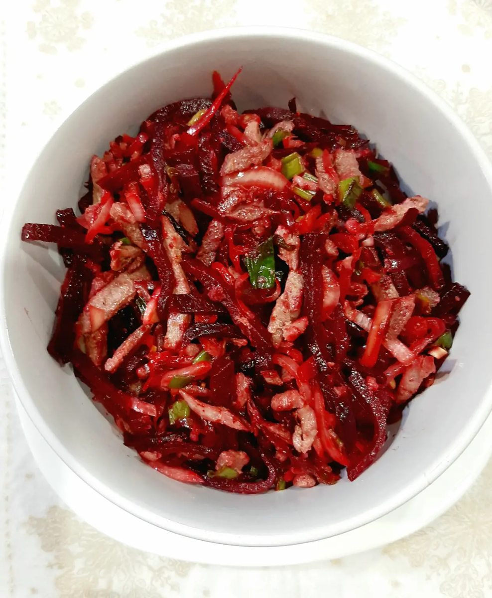 Удивительные постные салаты со свеклой