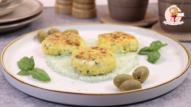 Необычные сырники с оливками: рецепт для гурманов на утро