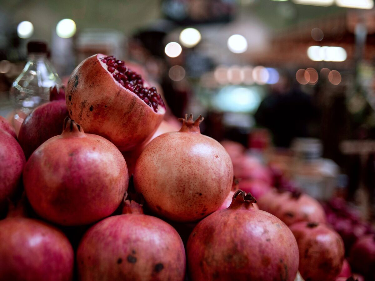 Как справиться с последствиями новогоднего переедания: три полезных продукта