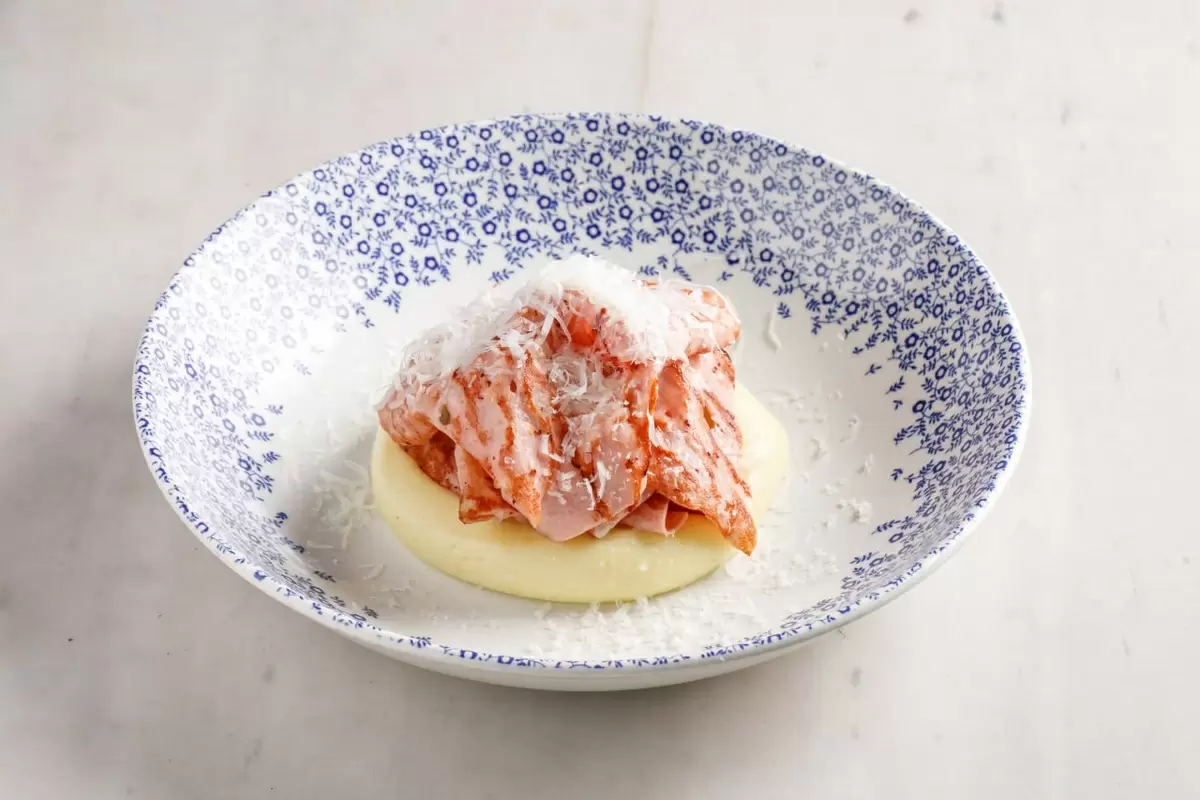 Жареная мортаделла с пюре: гастрономический хит от Oggi bistro