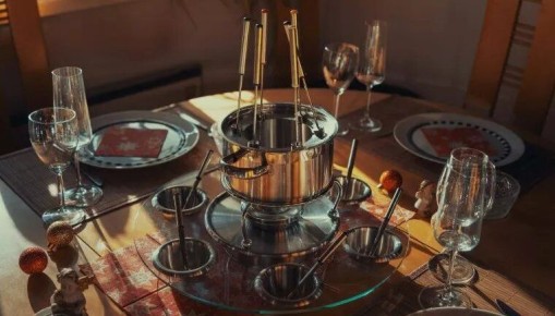 Сырное фондю: уникальный ритуал на вашем столе