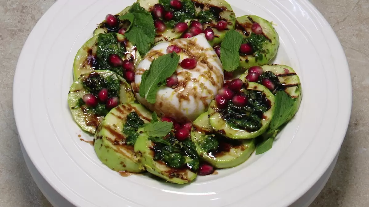 Летний салат из кабачков: свежие идеи от шеф-повара