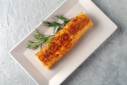 Идеальные роллы «Мимоза» с лососем и омлетом