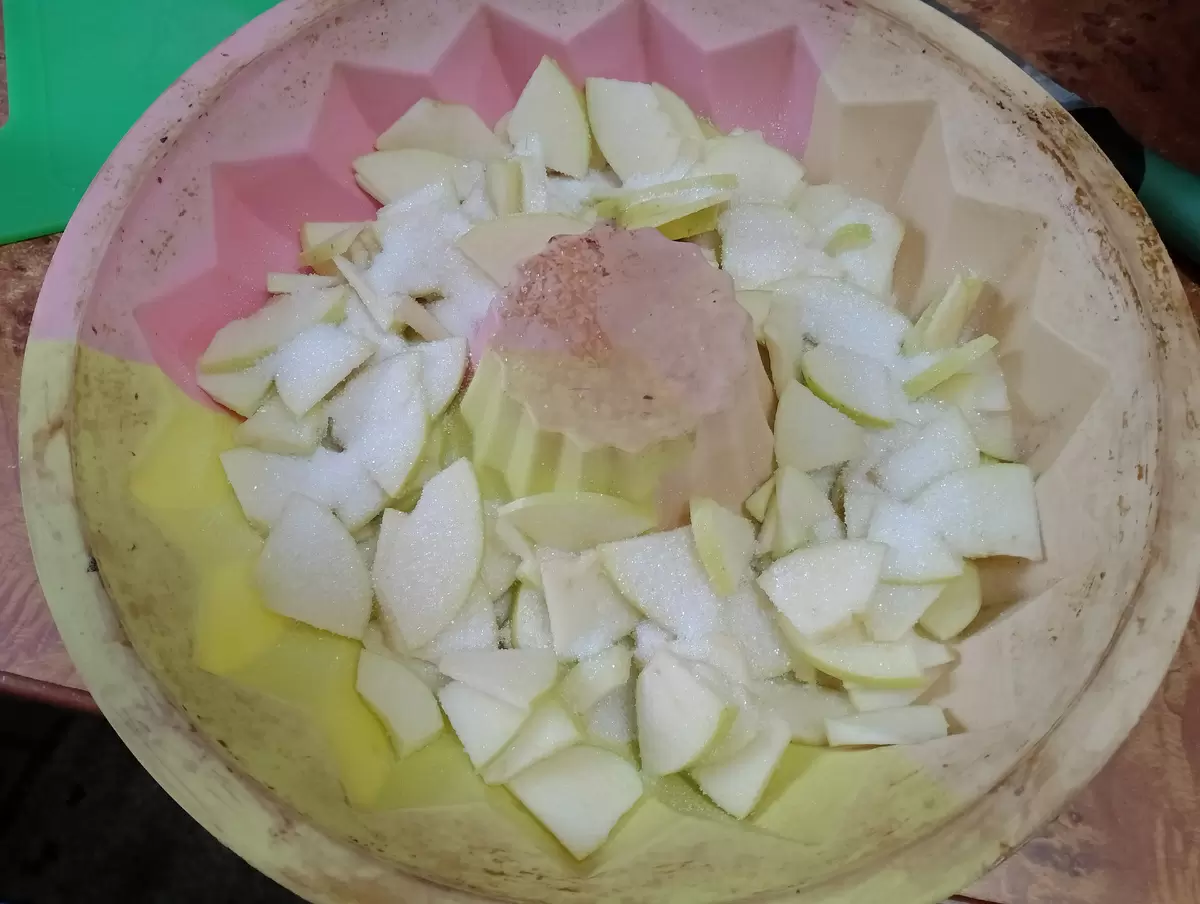 Вкусная творожная запеканка с яблоками: просто и быстро