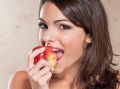 Почему фрукты лучше есть утром: мнение нутрициолога