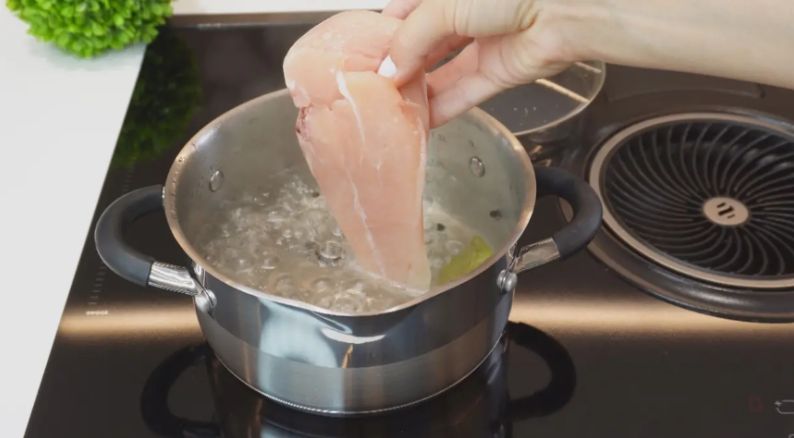 15 секретов, как сварить куриную грудку, чтобы она осталась сочной и вкусной